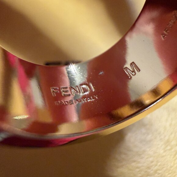 NEW FENDI RIND SIZE M Logo 100% Authentic - Picture 8 of 8